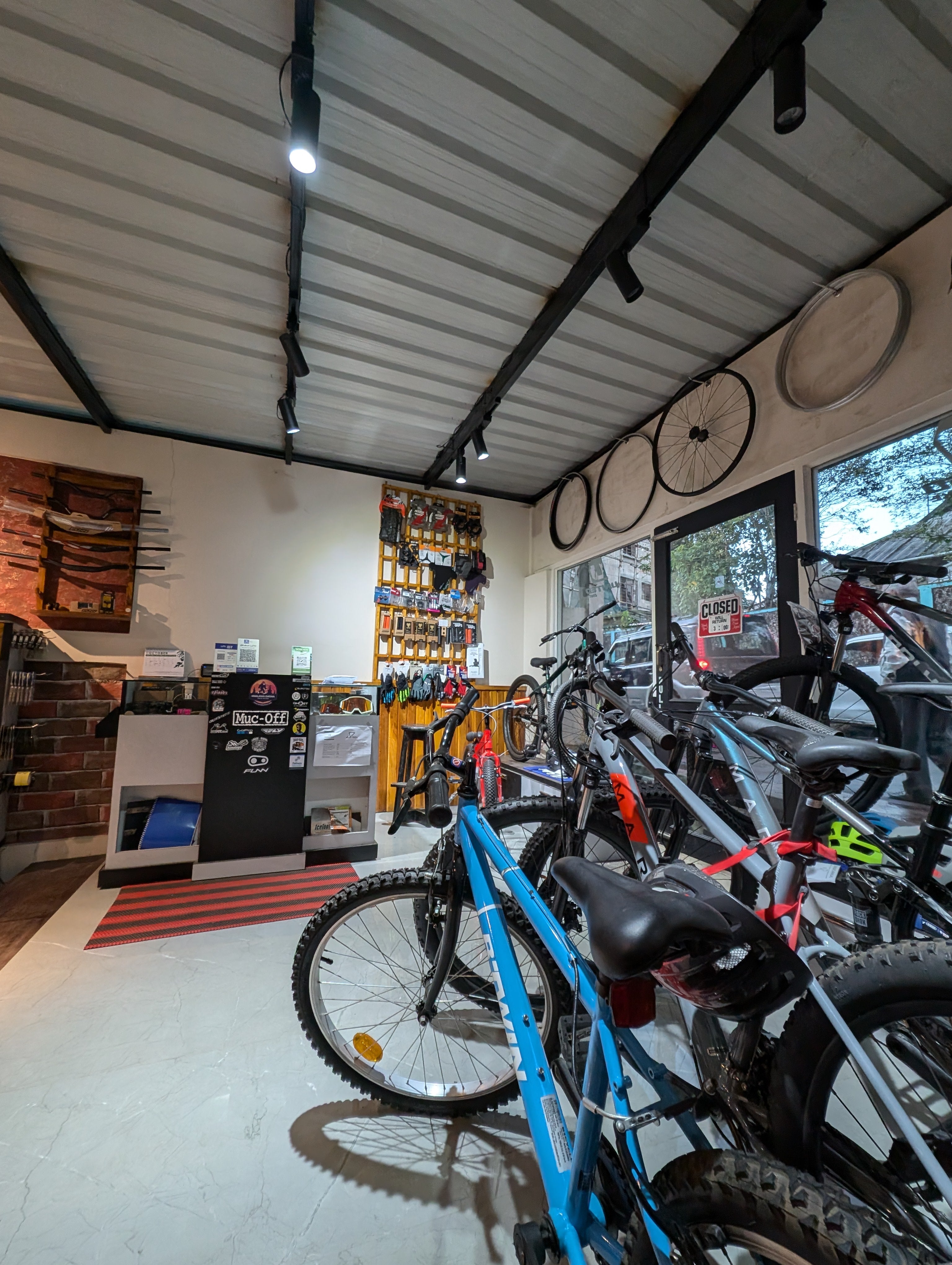 Logo Mountain Bike Shops Pedal Compass Shillong