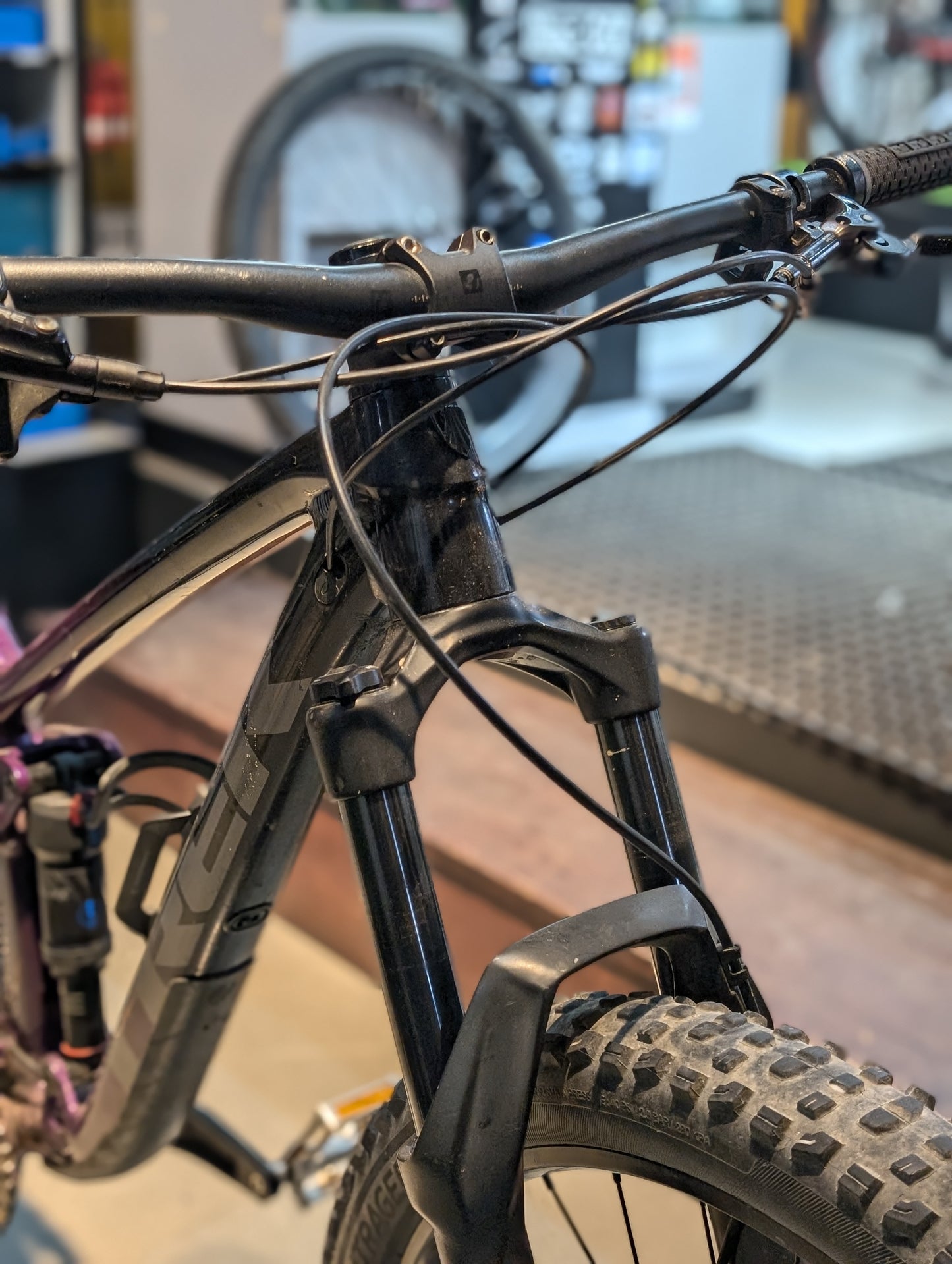 Trek Fuel EX 5 (M) Used Mountain Bike (Good Condition, Servicing Required)